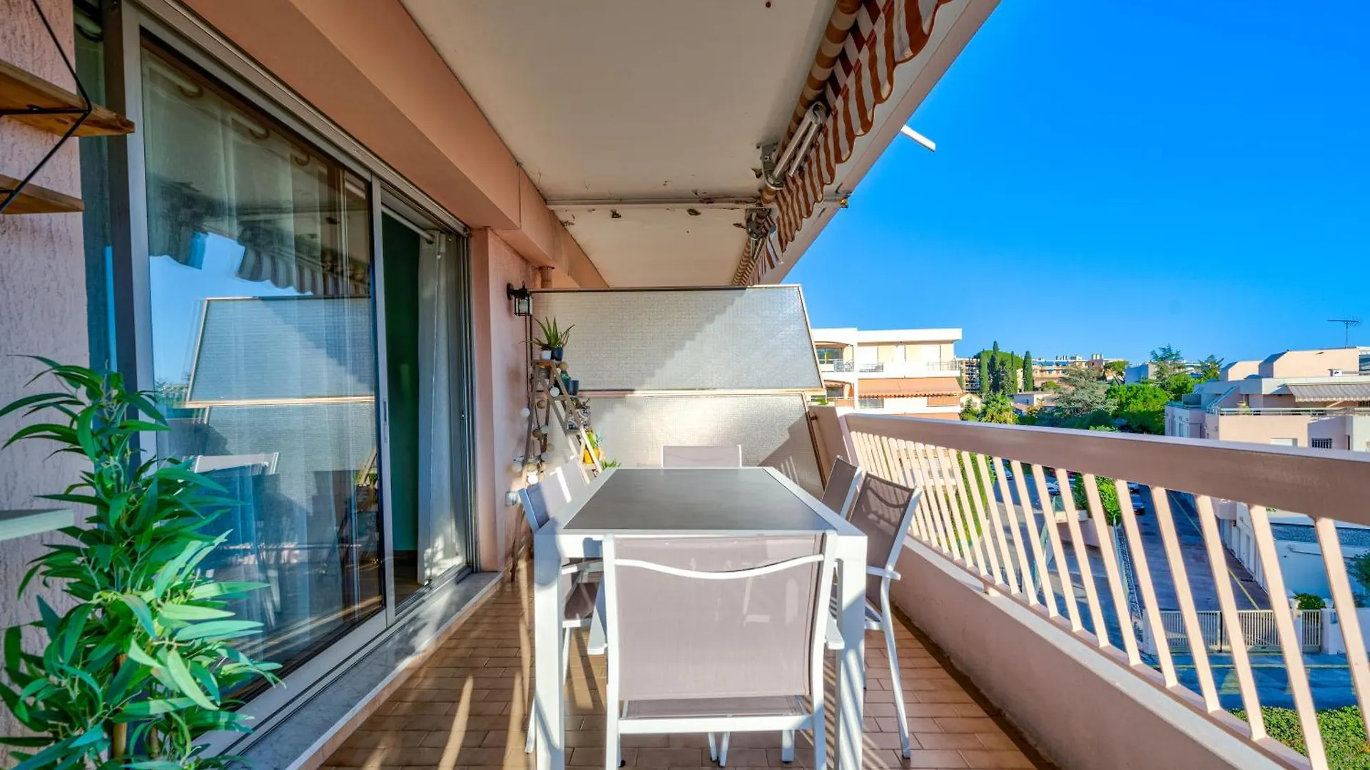 Apartment Charmant 3P En Plein De Coeur De Cagnes Sur Mer France